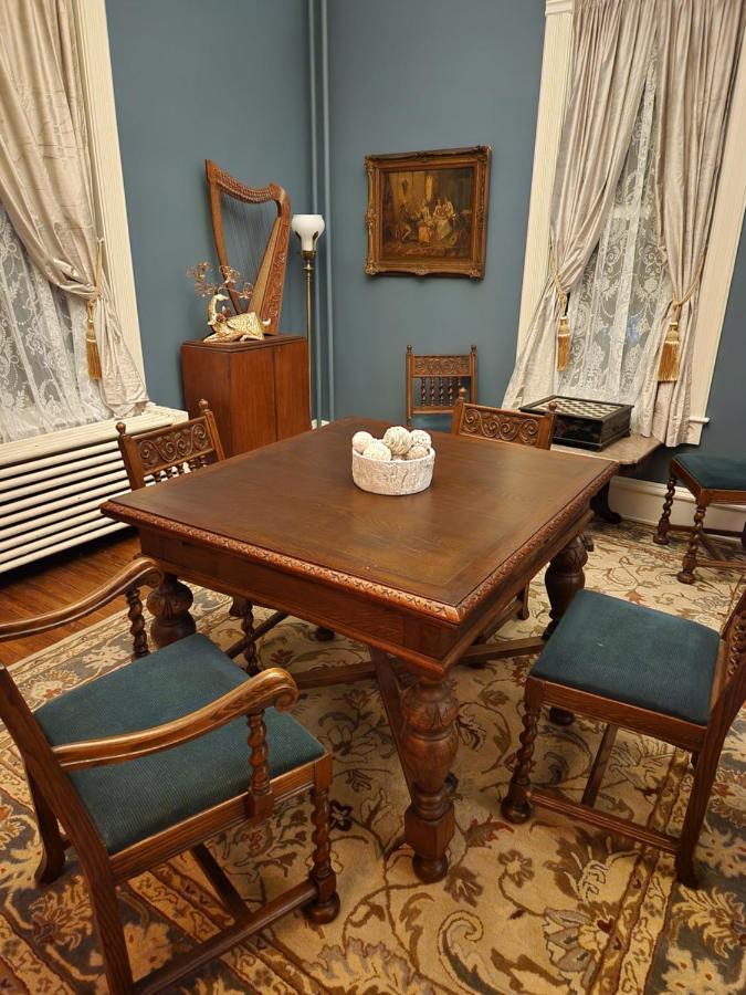 Oaklawn Inn Меномони Экстерьер фото