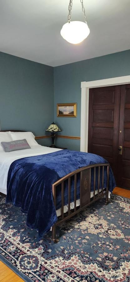 Oaklawn Inn Меномони Экстерьер фото