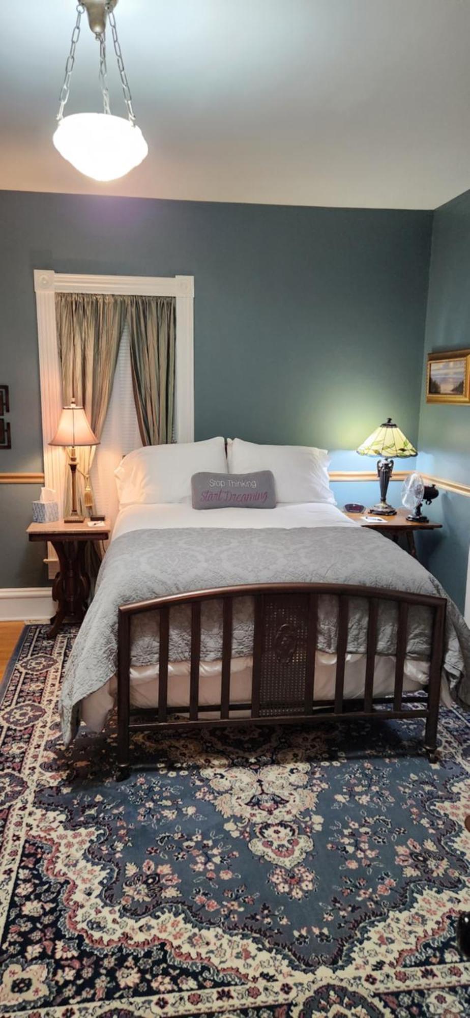 Oaklawn Inn Меномони Экстерьер фото